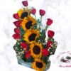 Arreglo floral de Girasoles y rosas - Imagen 2